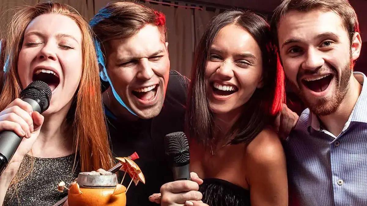  Qynavrox : Sing and Enjoy Every Evening